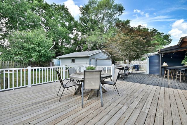 33 Seneca Drive, Montgomery, IL 60538