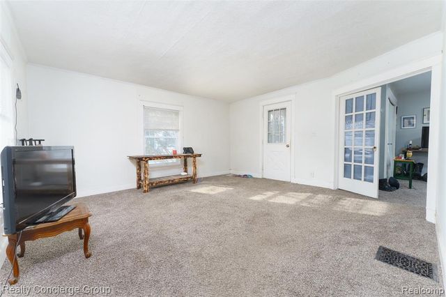 223 S Summit Street, Webberville, MI 48892