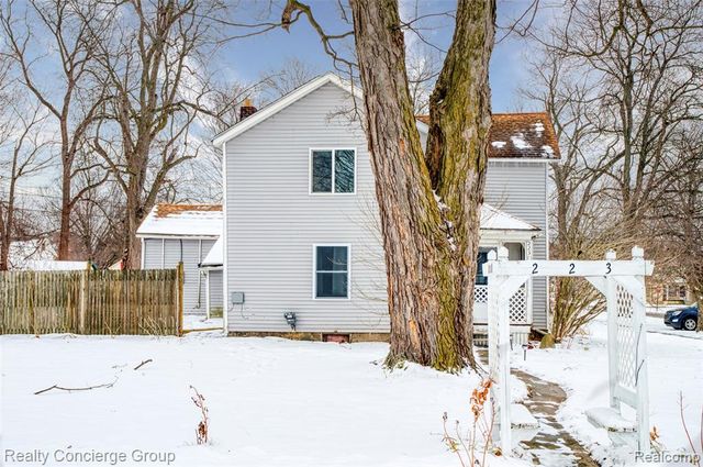 223 S Summit Street, Webberville, MI 48892