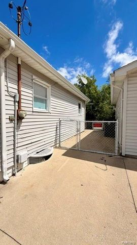 1329 Neubert Avenue, Flint, MI 48507