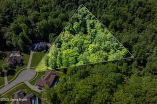 9701 Secretariat Dr, Louisville, KY 40214