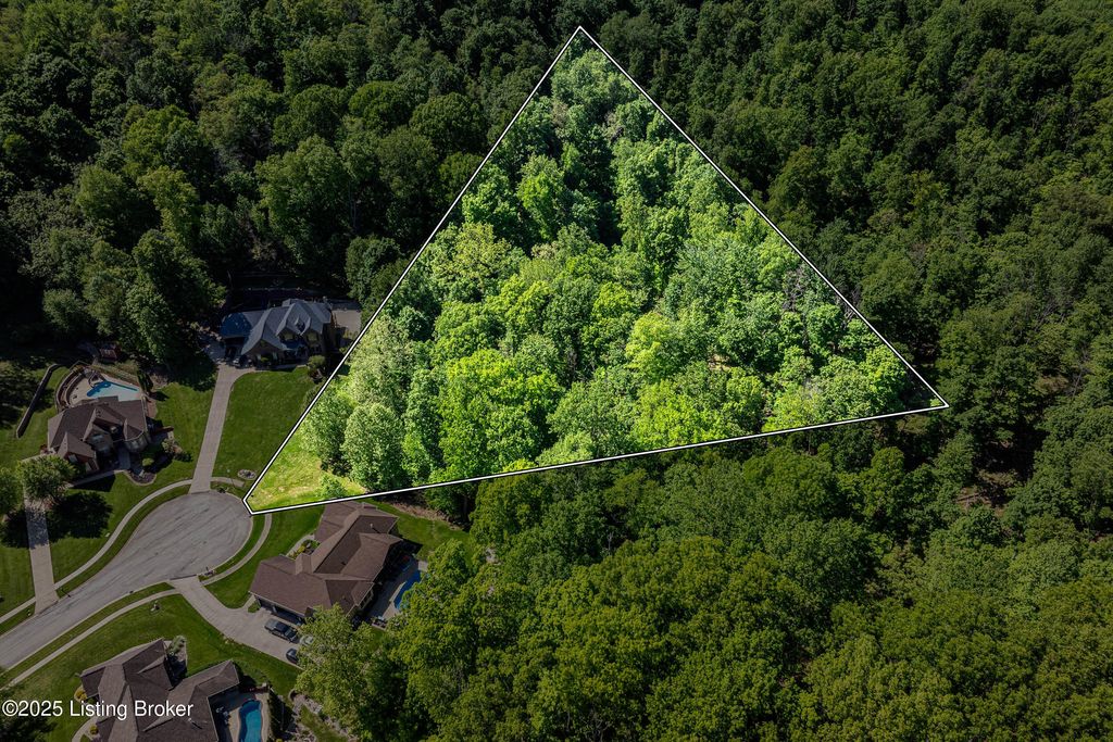 9701 Secretariat Dr, Louisville, KY 40214