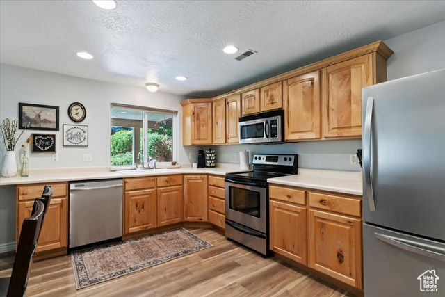 6879 BLACK POWDER RD, Mountain Green, UT 84050