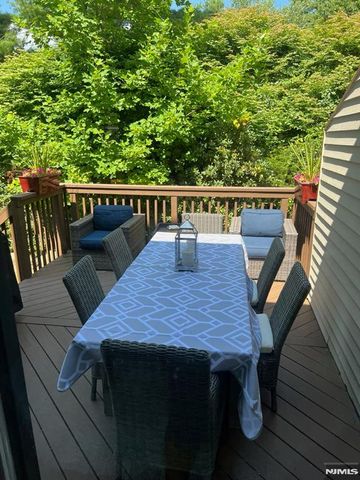 89 Fisher Road, Mahwah, NJ 07430