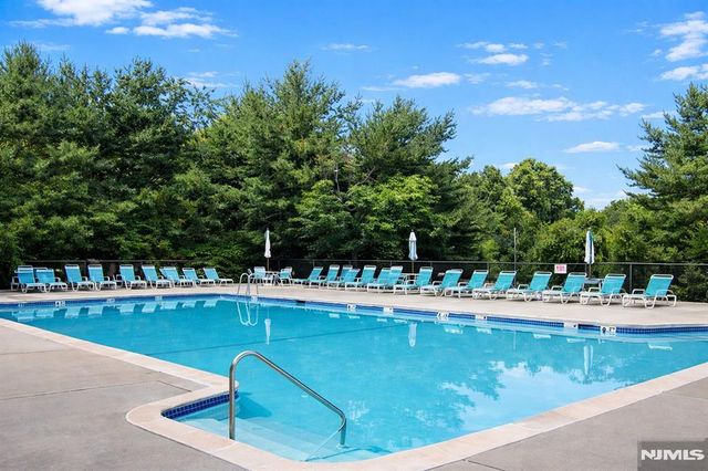 89 Fisher Road, Mahwah, NJ 07430