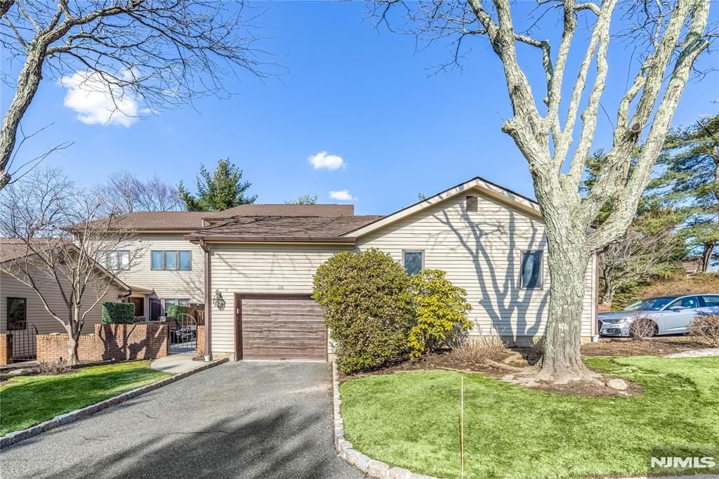 89 Fisher Road, Mahwah, NJ 07430