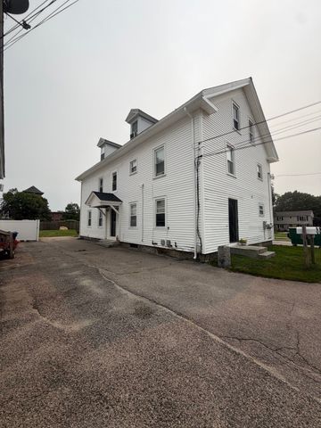 13 Ives B, Blackstone, MA 01504