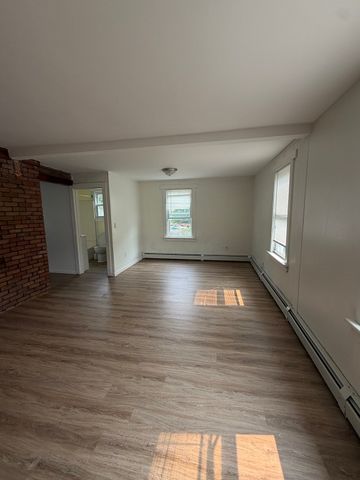 13 Ives B, Blackstone, MA 01504
