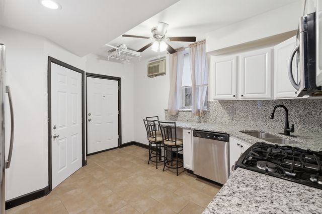 7009 W Altgeld Street G, Chicago, IL 60707