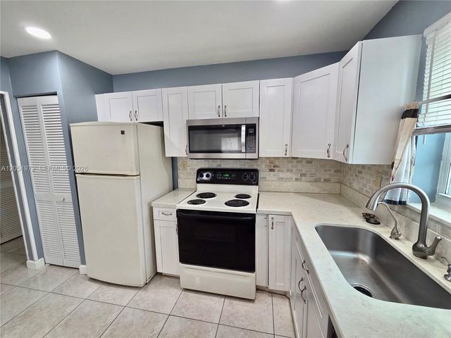 4159 NW 90th Ave 201, Coral Springs, FL 33065