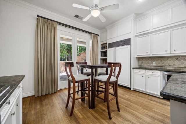 231 Sugarberry Circle, Houston, TX 77024