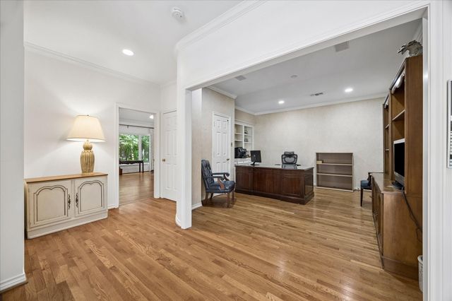 231 Sugarberry Circle, Houston, TX 77024