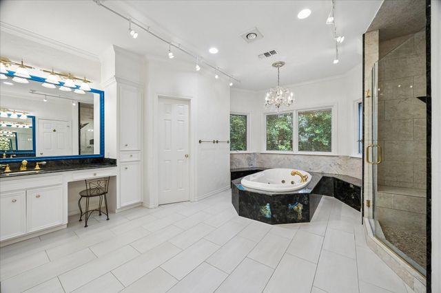 231 Sugarberry Circle, Houston, TX 77024