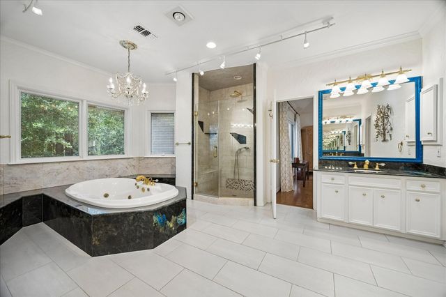 231 Sugarberry Circle, Houston, TX 77024