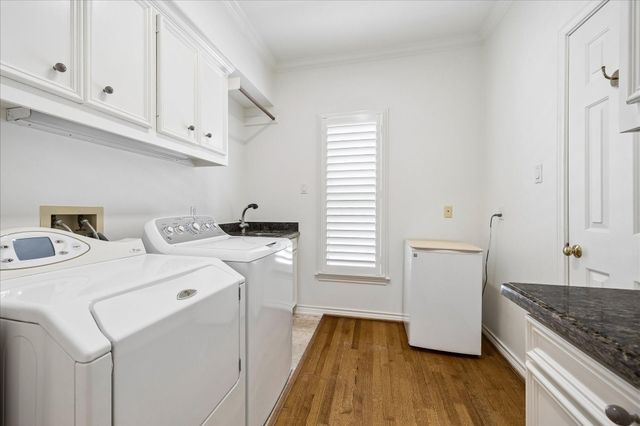 231 Sugarberry Circle, Houston, TX 77024