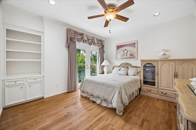 231 Sugarberry Circle, Houston, TX 77024