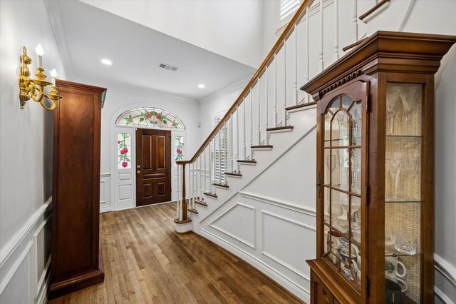 231 Sugarberry Circle, Houston, TX 77024