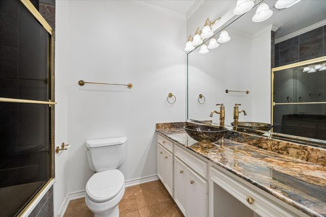 231 Sugarberry Circle, Houston, TX 77024