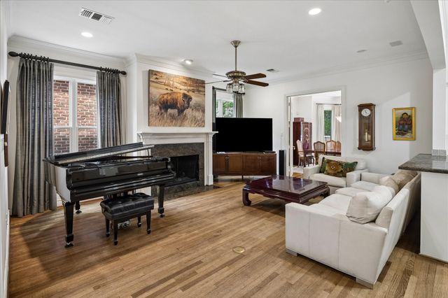 231 Sugarberry Circle, Houston, TX 77024