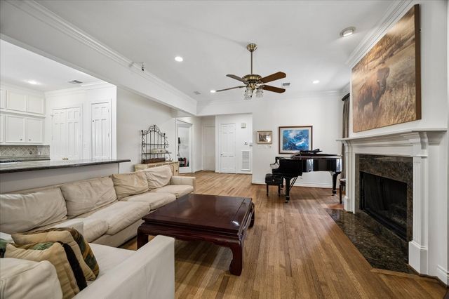231 Sugarberry Circle, Houston, TX 77024