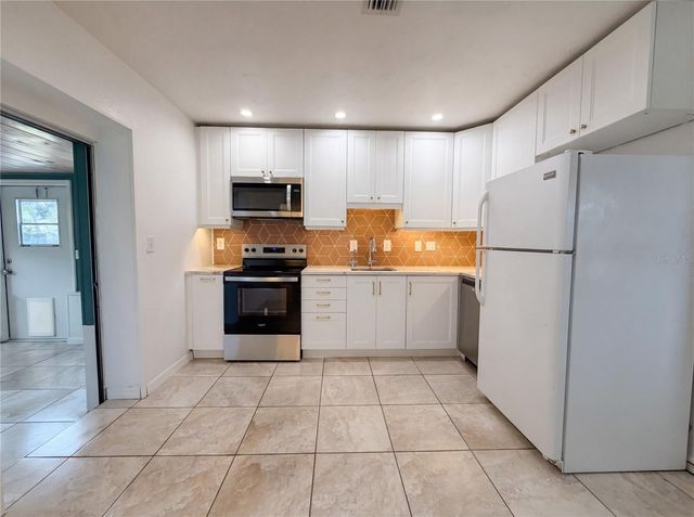 829 E 4TH STREET, Englewood, FL 34223