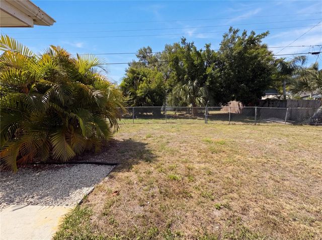 829 E 4TH STREET, Englewood, FL 34223