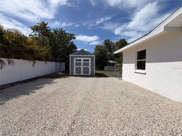 829 E 4TH STREET, Englewood, FL 34223