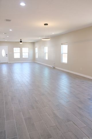 178 SHADOW VALLEY DR, San Antonio, TX 78227