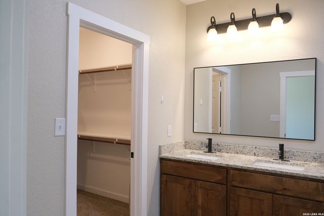 178 SHADOW VALLEY DR, San Antonio, TX 78227