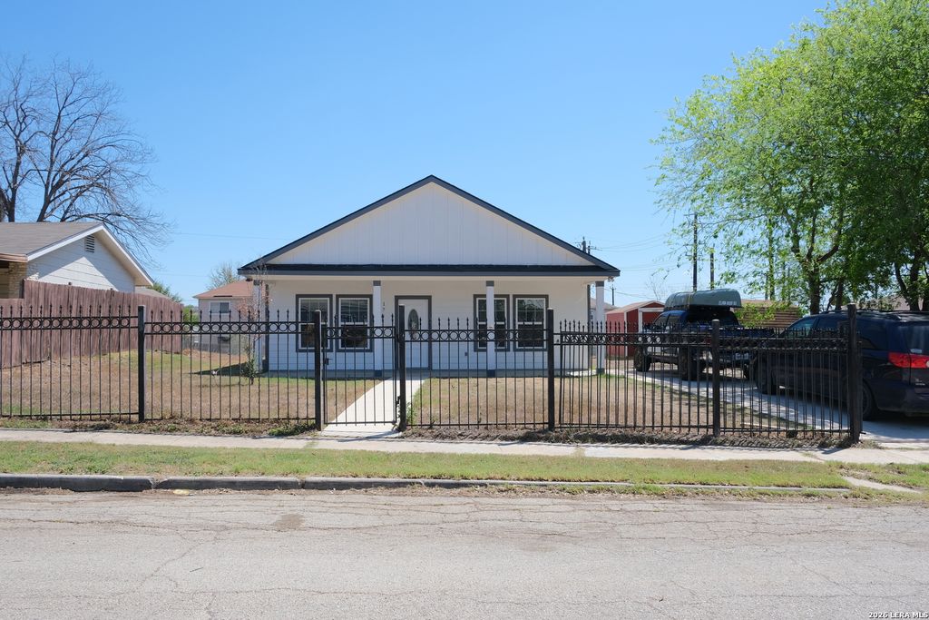 178 SHADOW VALLEY DR, San Antonio, TX 78227