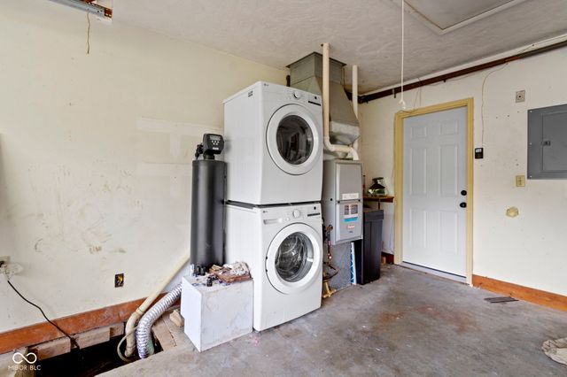 6709 Jackson Street, Anderson, IN 46013