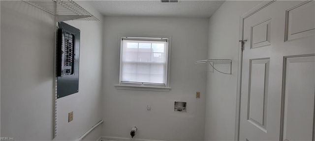 1900 Grey Dove CT, Virginia Beach, VA 23456