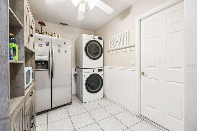 6050 SAILBOAT AVENUE, Tavares, FL 32778