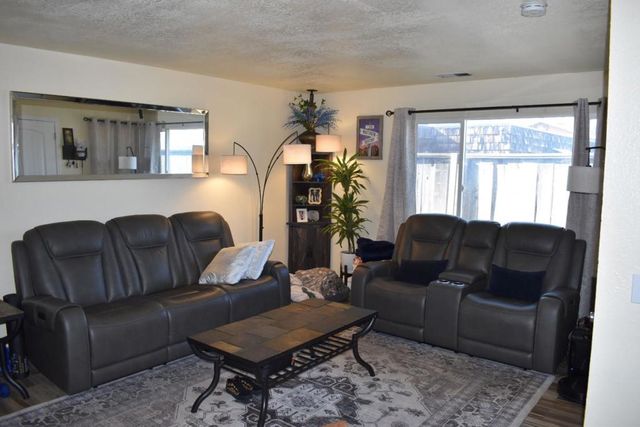 359 N 3rd Street, Grover Beach, CA 93433