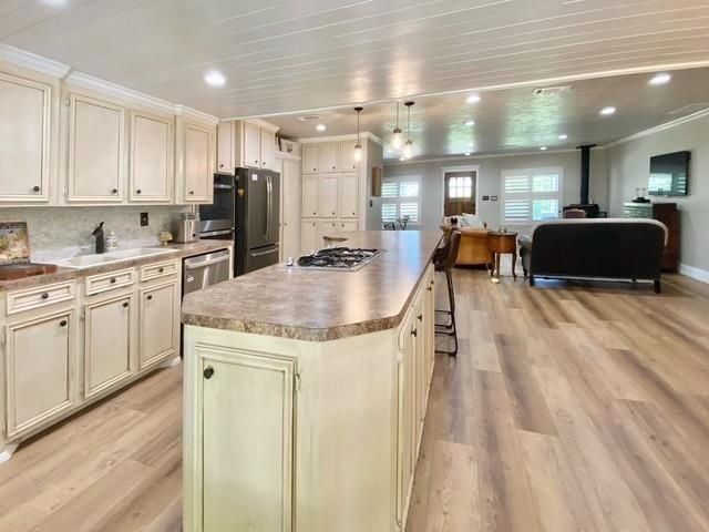 12220 Shepard Hill Road, Willis, TX 77318