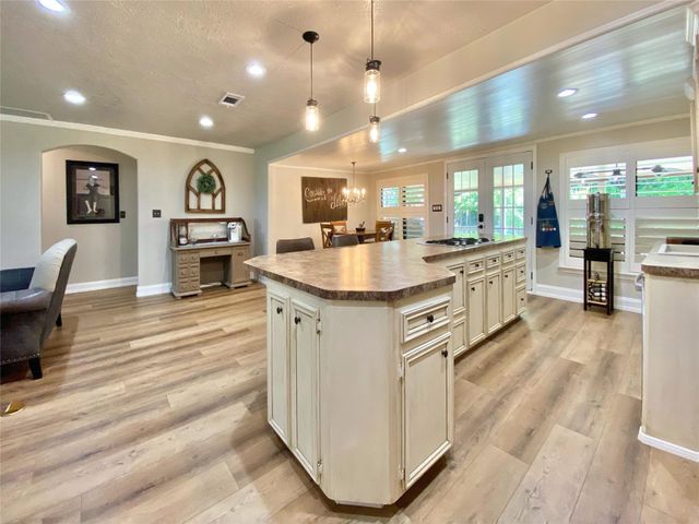 12220 Shepard Hill Road, Willis, TX 77318