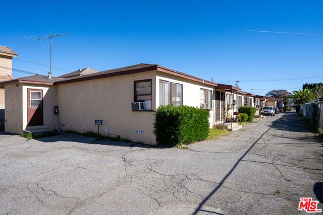 215 N Alhambra Avenue, Monterey Park, CA 91755