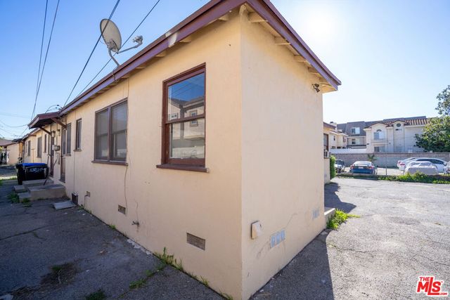 215 N Alhambra Avenue, Monterey Park, CA 91755