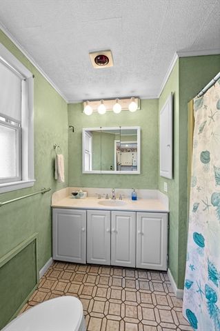 1 English St, Salem, MA 01970