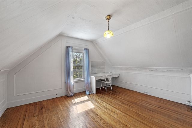 1 English St, Salem, MA 01970