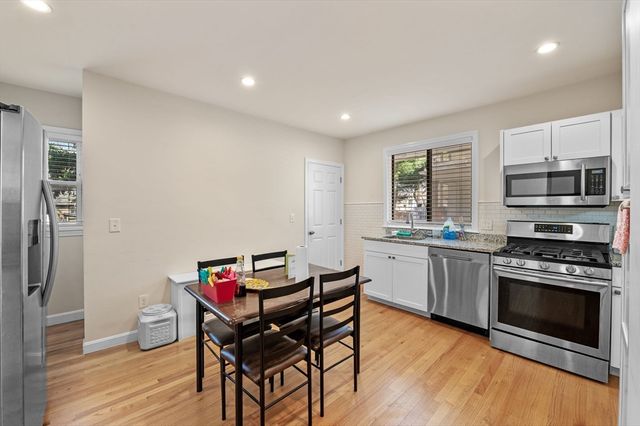 1 English St, Salem, MA 01970