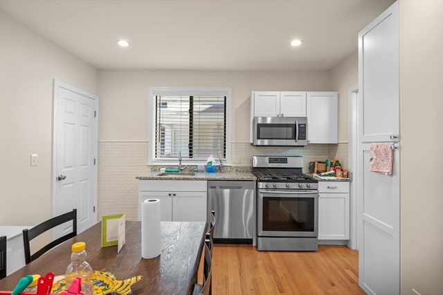 1 English St, Salem, MA 01970
