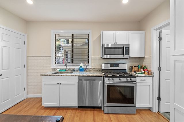 1 English St, Salem, MA 01970