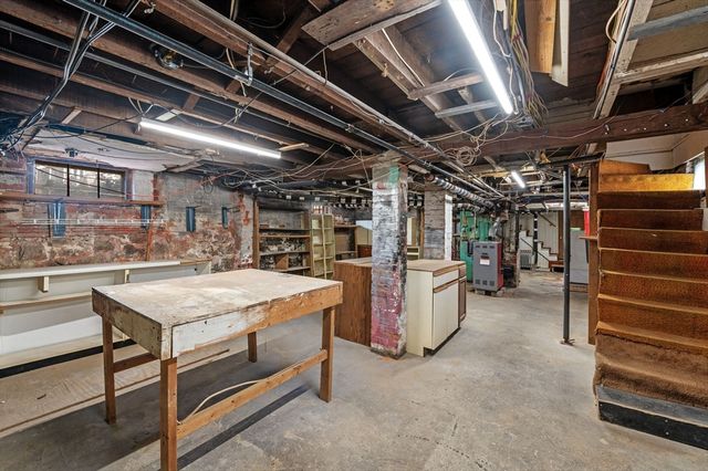 1 English St, Salem, MA 01970
