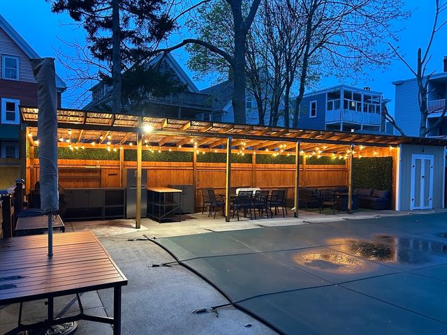 1 English St, Salem, MA 01970