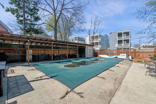1 English St, Salem, MA 01970