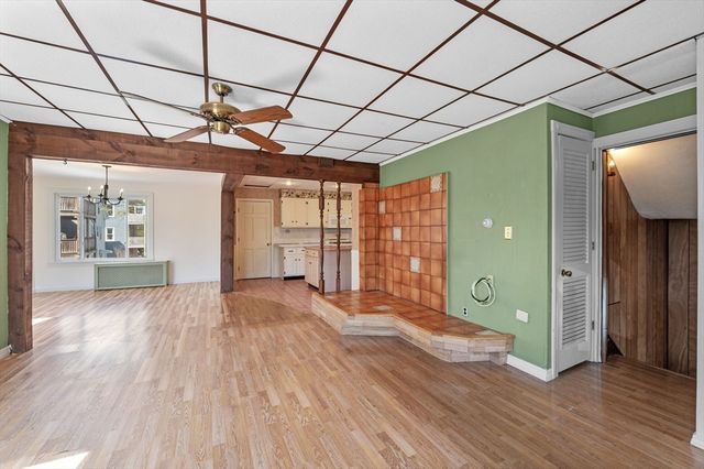 1 English St, Salem, MA 01970