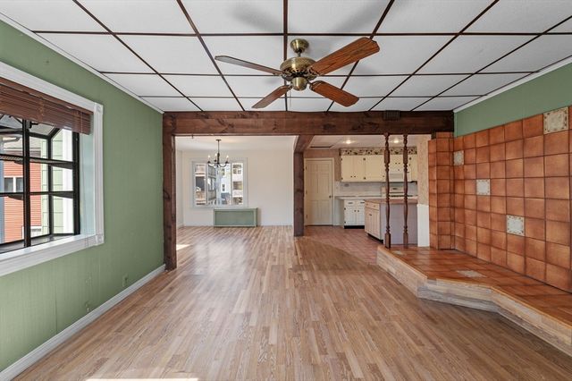 1 English St, Salem, MA 01970