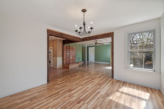 1 English St, Salem, MA 01970