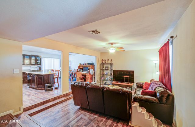 4738 N 40TH Drive, Phoenix, AZ 85019